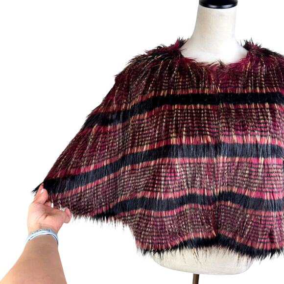 Collection Eighteen NWT Womens Striped Red and Black Faux Fur Poncho Shawl - Picture 10 of 12
